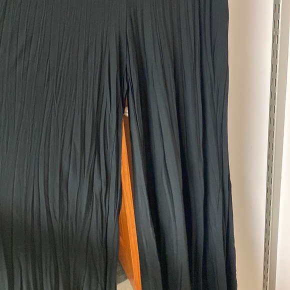 Women - Picture 2 of 4